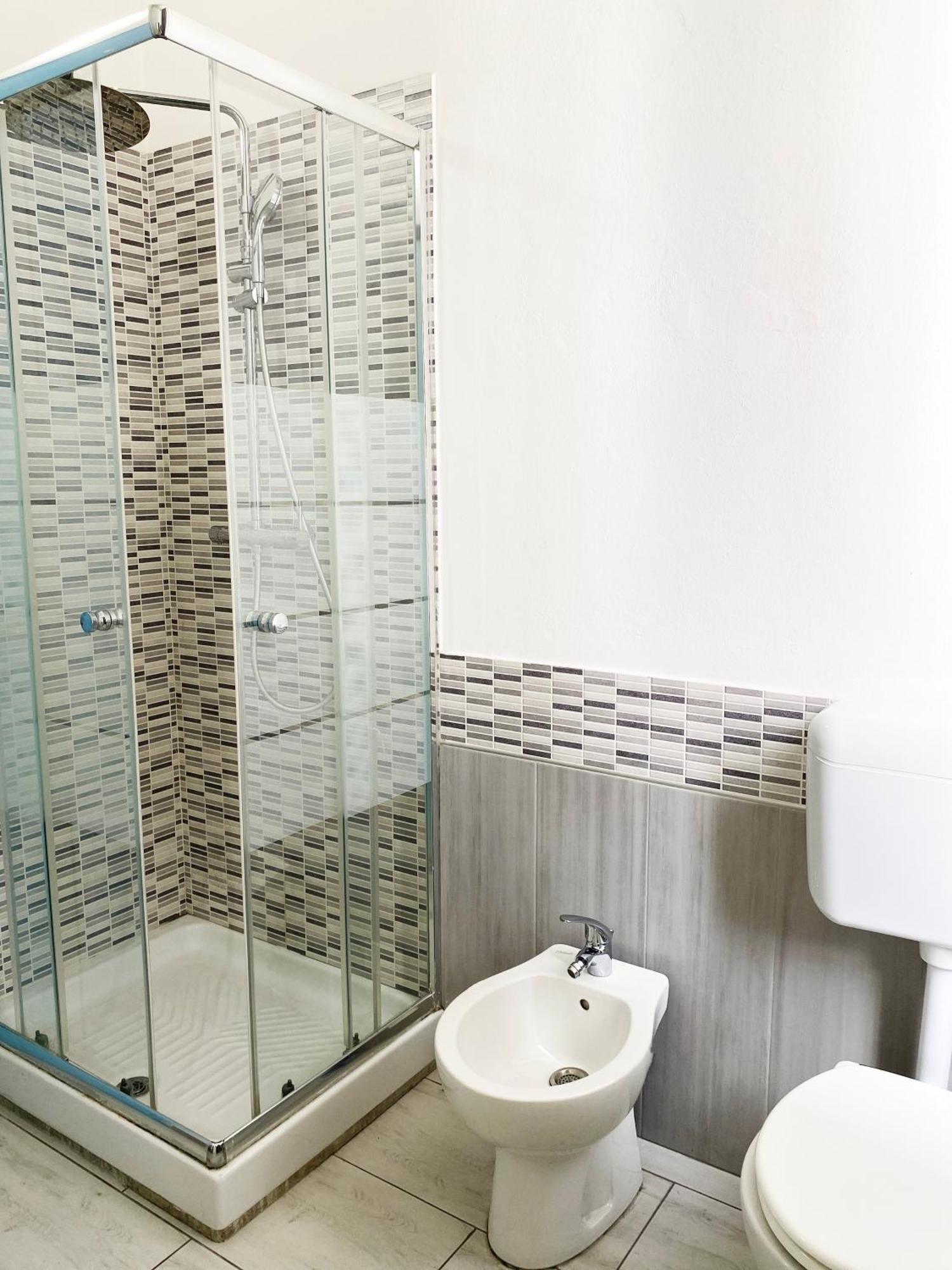 Easyrooms One Парма Экстерьер фото