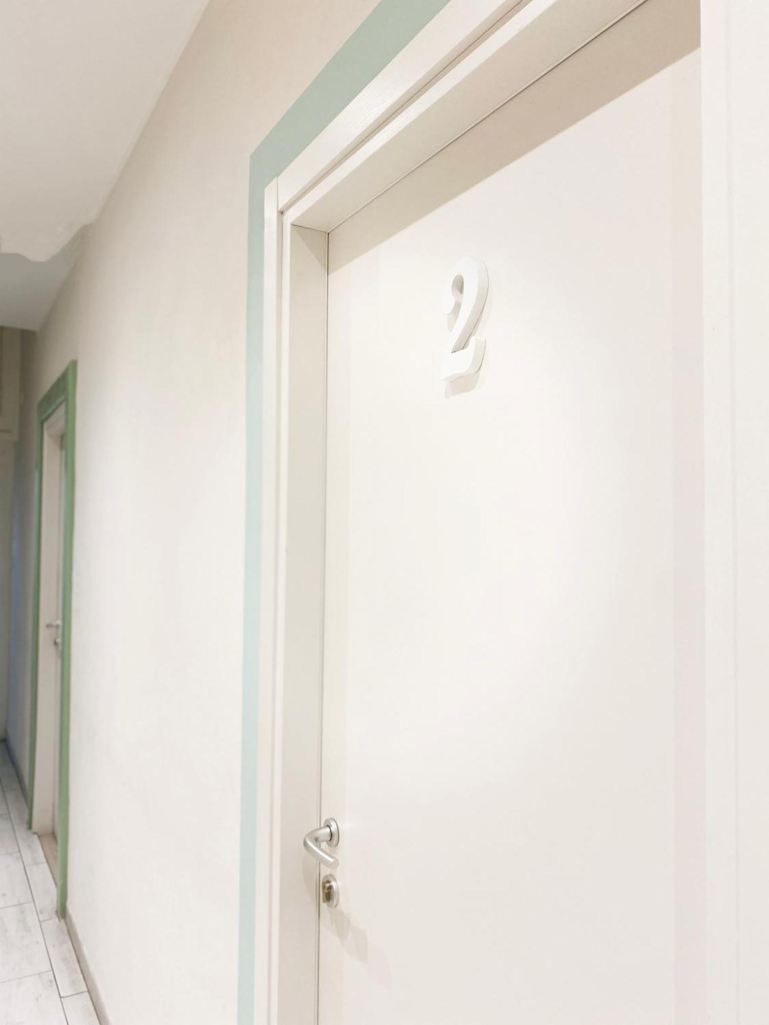 Easyrooms One Парма Экстерьер фото
