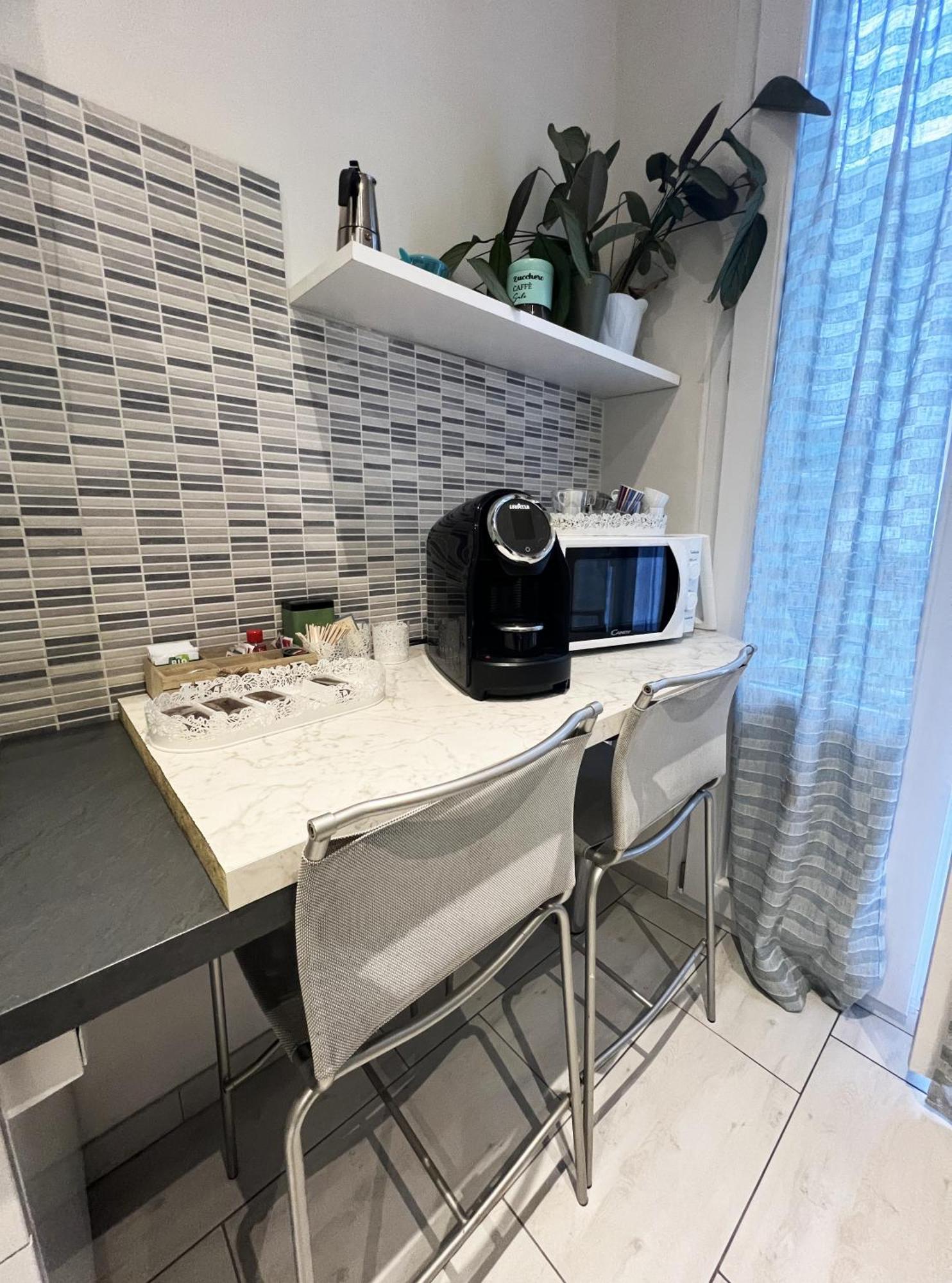 Easyrooms One Парма Экстерьер фото