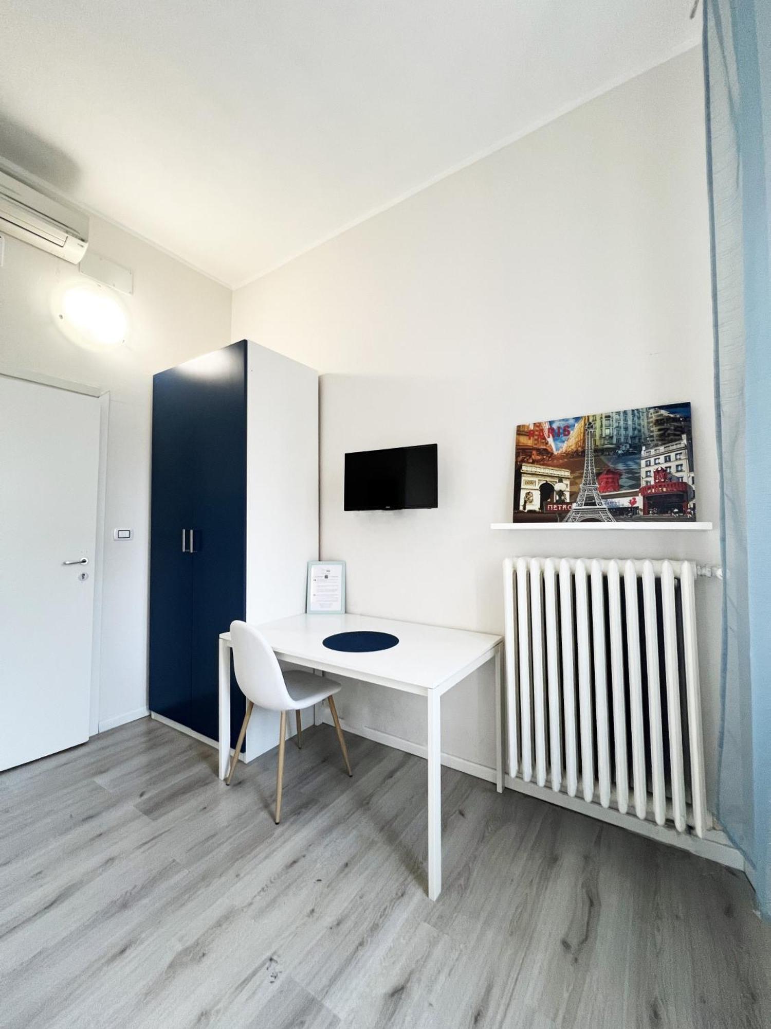 Easyrooms One Парма Экстерьер фото
