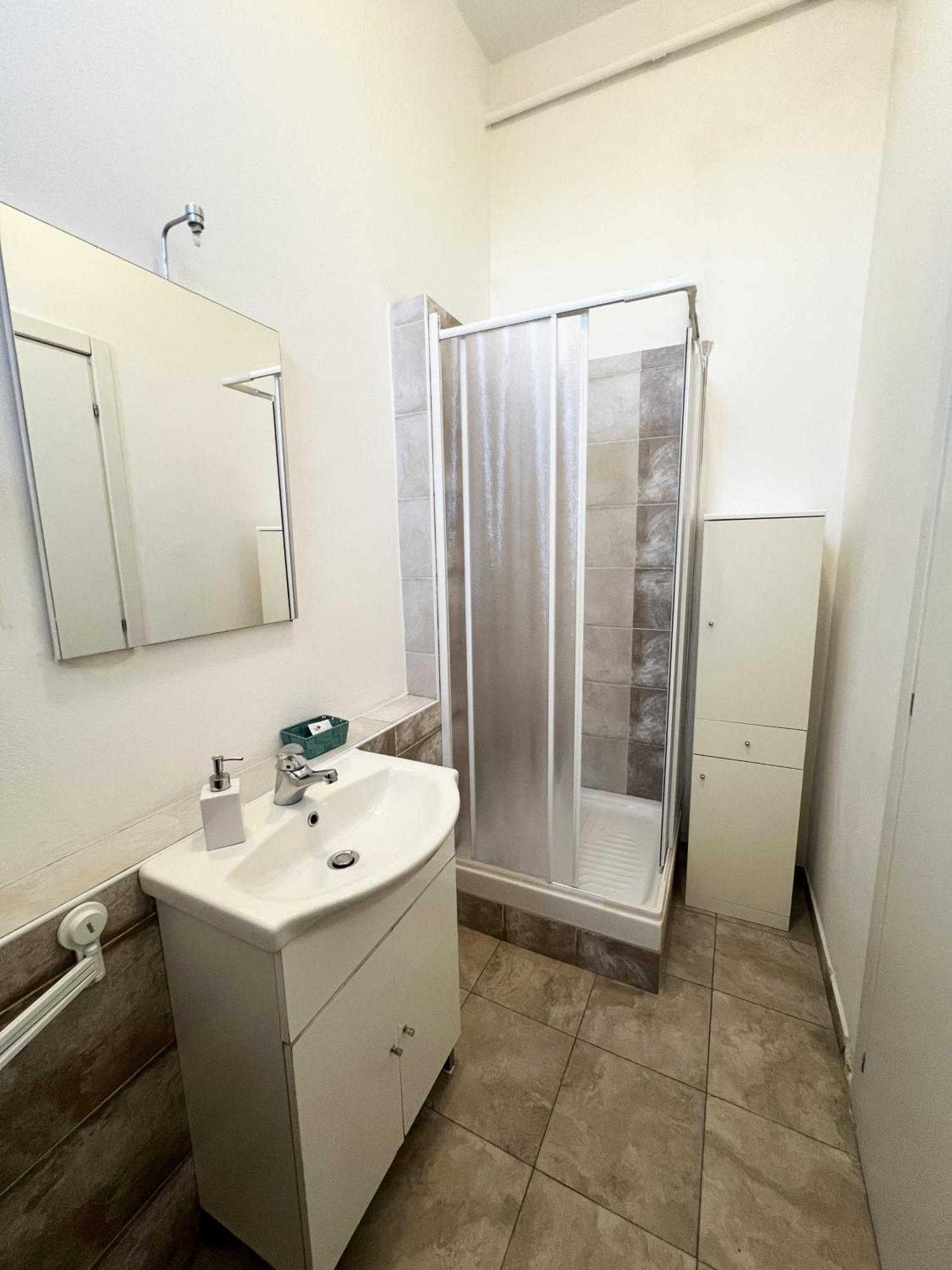 Easyrooms One Парма Экстерьер фото
