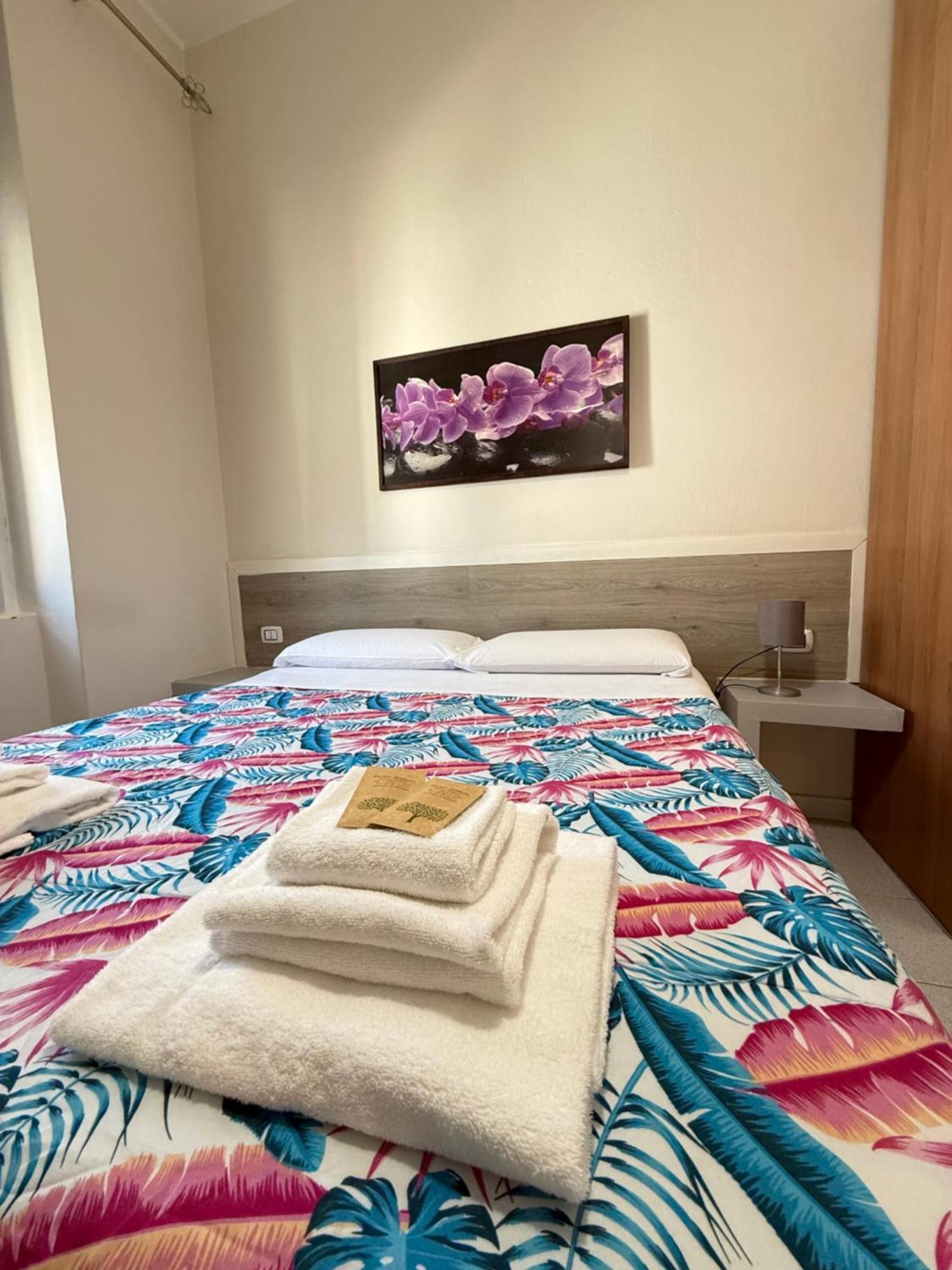 Easyrooms One Парма Экстерьер фото
